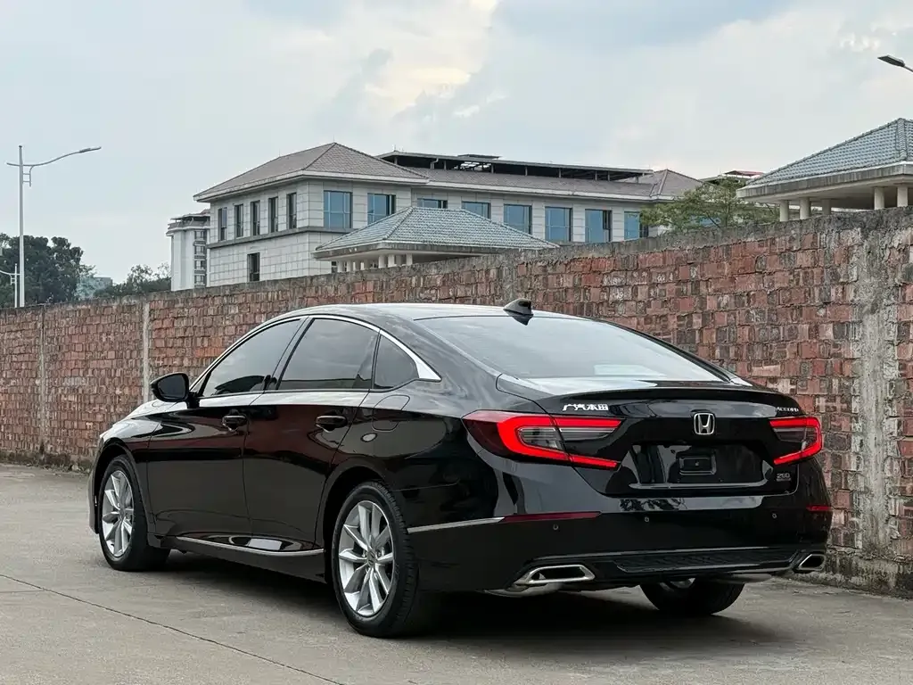 Honda Accord — фото 2