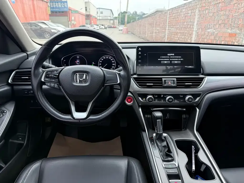 Honda Accord — фото 3