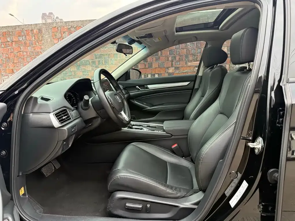 Honda Accord — фото 6