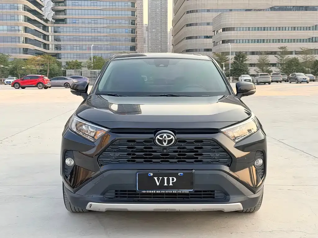 Toyota RAV4 — фото 3