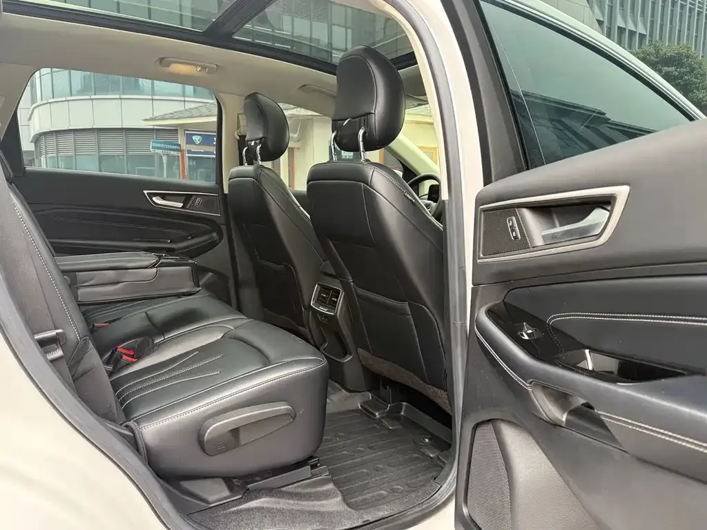 Ford Edge 2022 из CN, фото 5