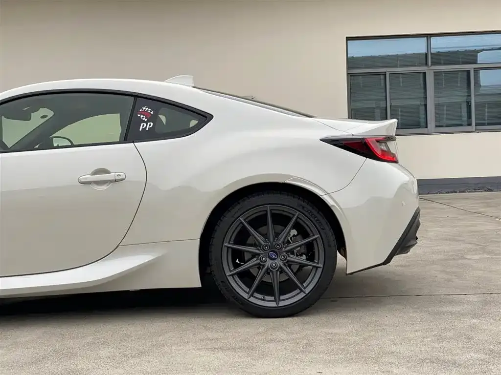 Subaru BRZ 2022 из CN, фото 7
