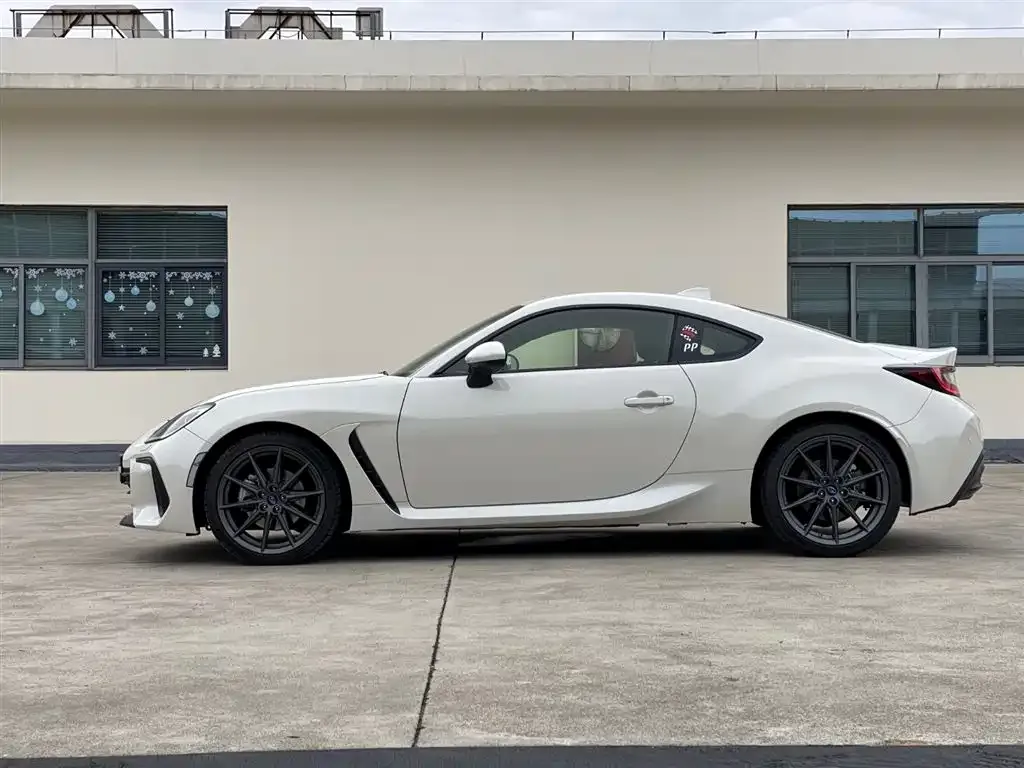 Subaru BRZ 2022 из CN, фото 2