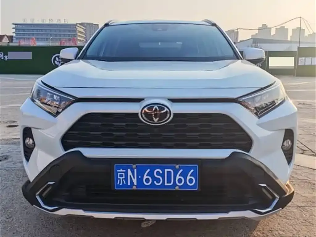 Toyota RAV4 — фото 4