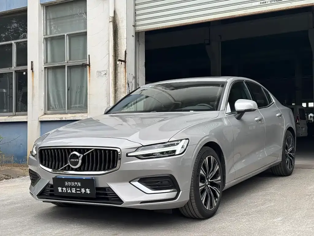 Volvo S60 2025 из CN, фото 1