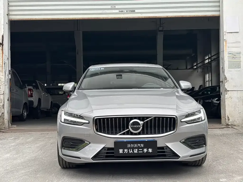 Volvo S60 2025 из CN, фото 7