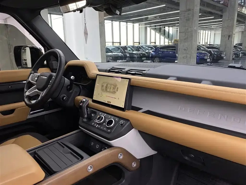 Land Rover Defender — фото 10