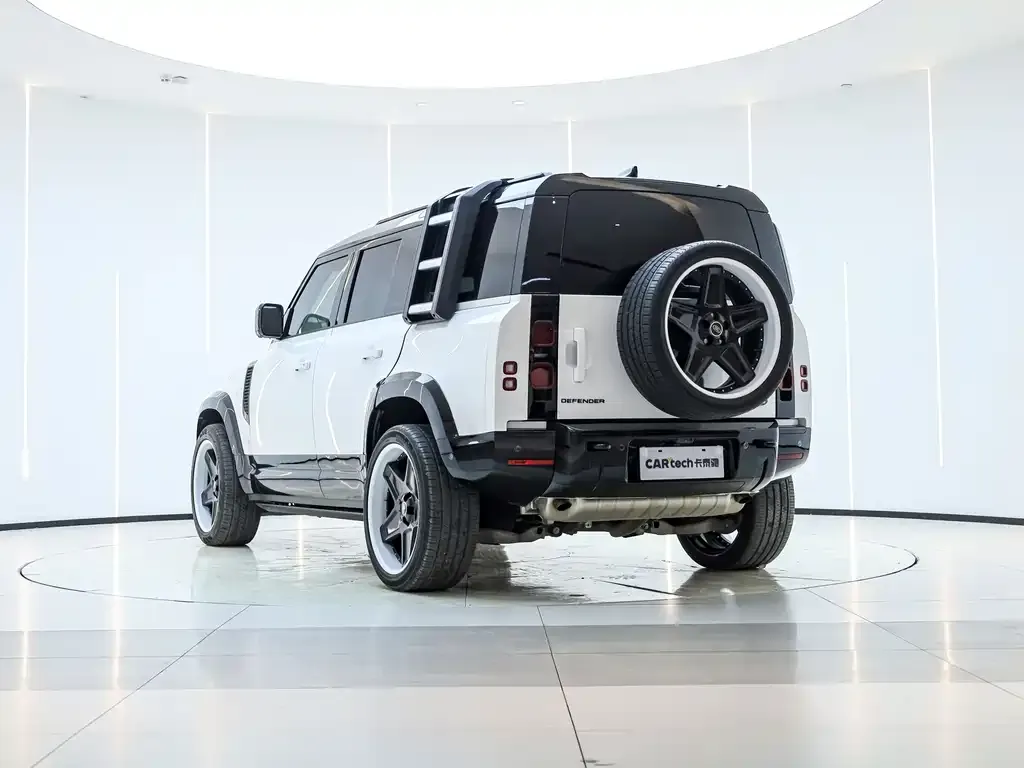 Land Rover Defender — фото 7