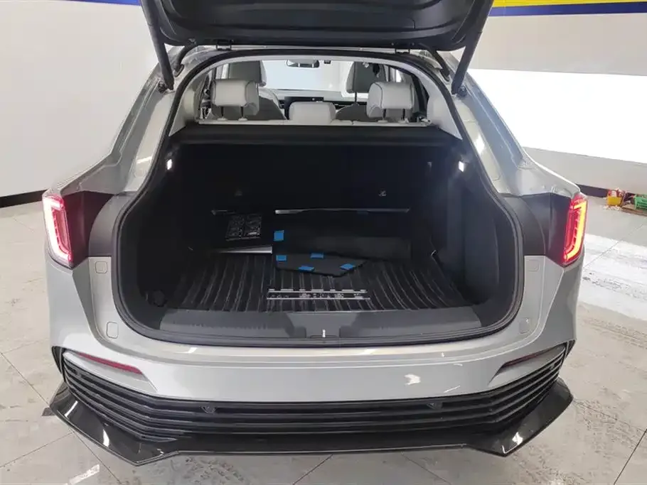 Honda e:NP2 2025 из CN, фото 2