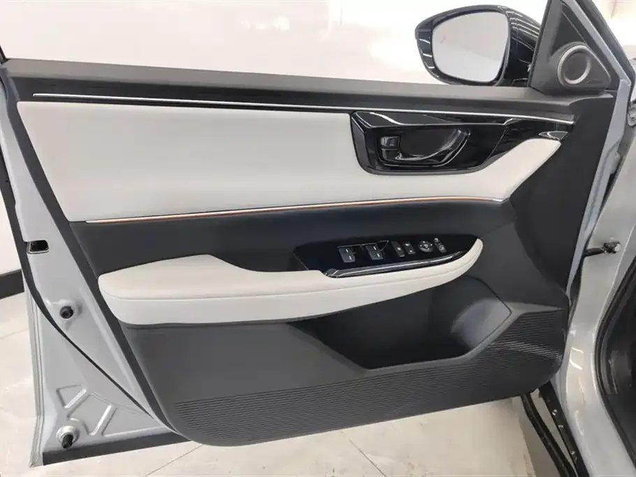 Honda e:NP2 2025 из CN, фото 8