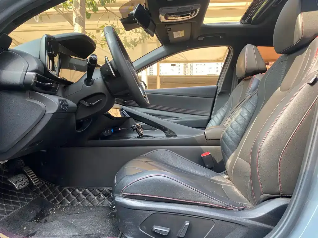 Hyundai Elantra 2022 из CN, фото 4