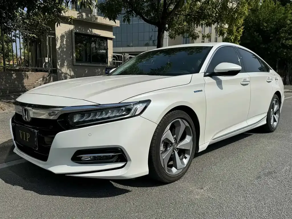 Honda Accord — фото 1