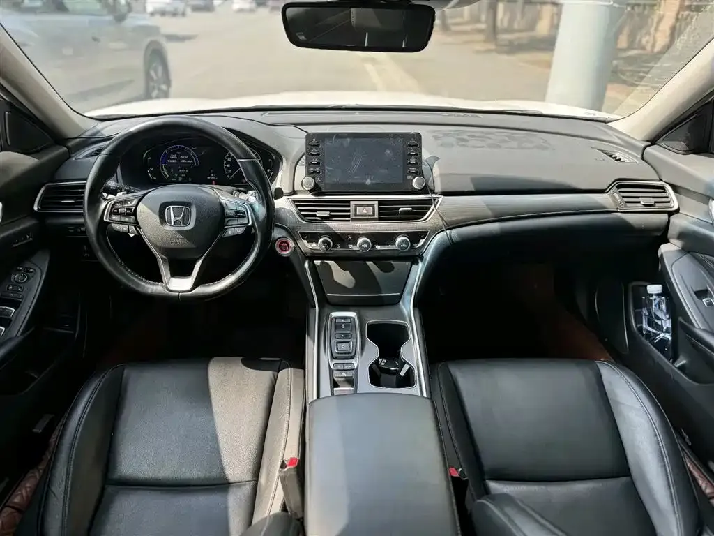 Honda Accord — фото 7