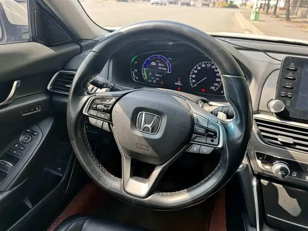 Honda Accord — фото 9