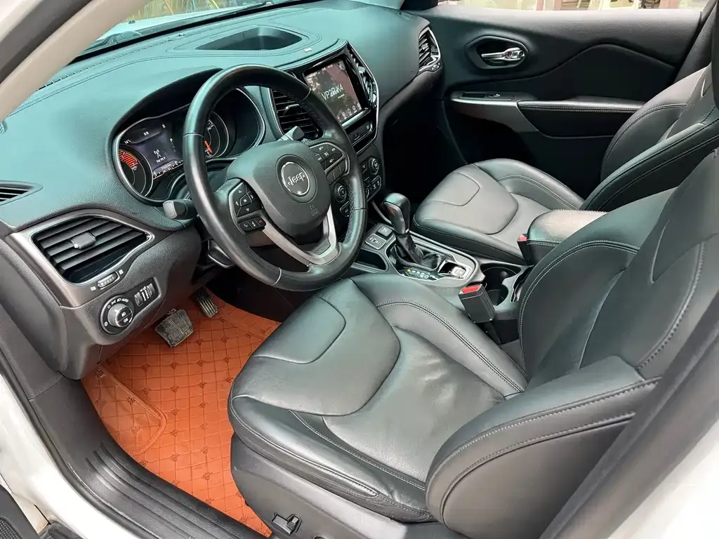 Jeep Cherokee 2021 из CN, фото 7