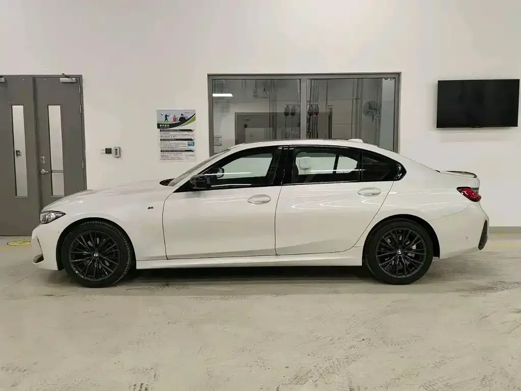 BMW 3 Series 2025 из CN, фото 8