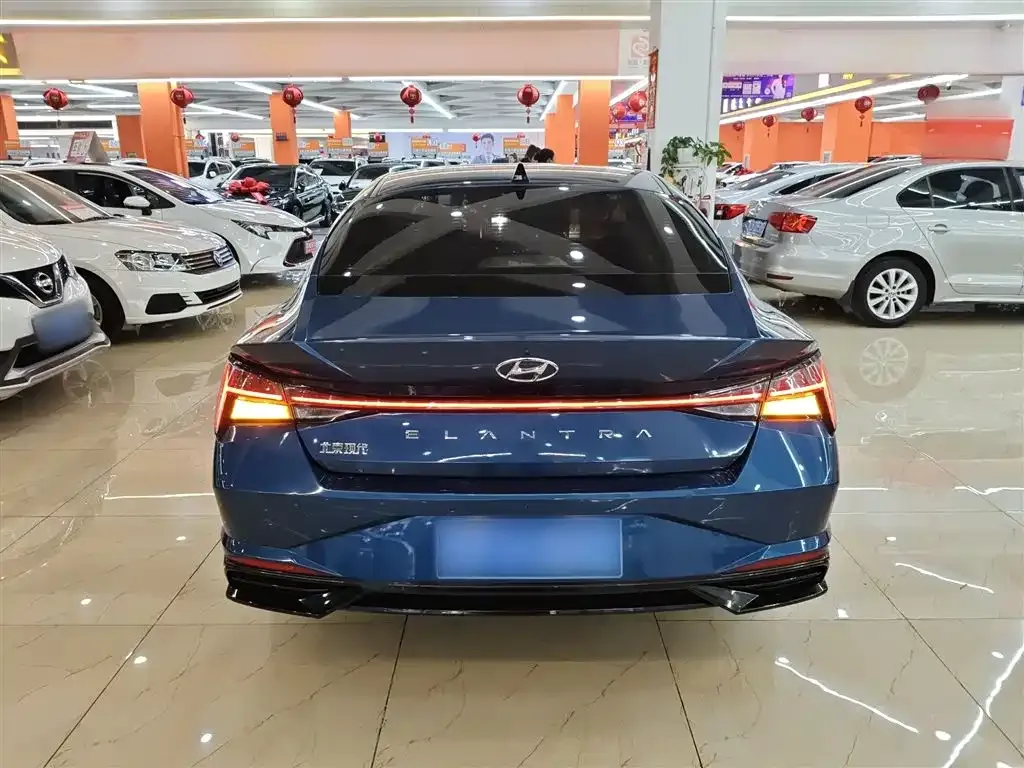Hyundai Elantra — фото 4