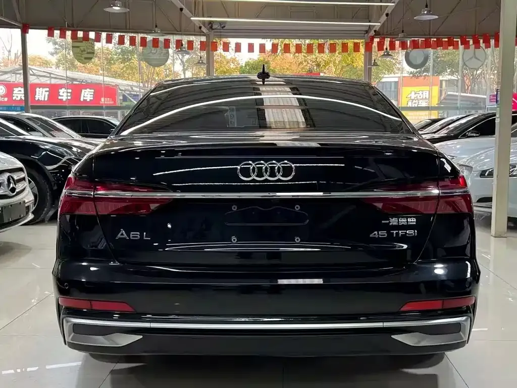 Audi A6L — фото 6