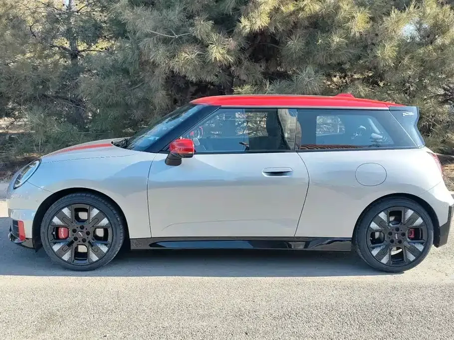 MINI JCW Electric 2025 из CN, фото 10