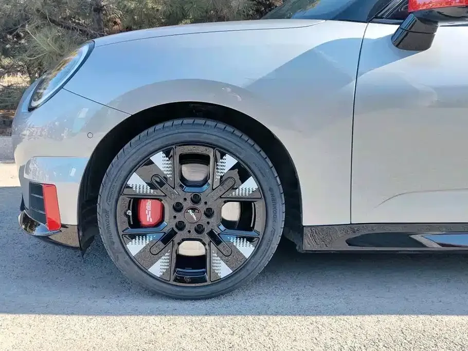 MINI JCW Electric 2025 из CN, фото 3