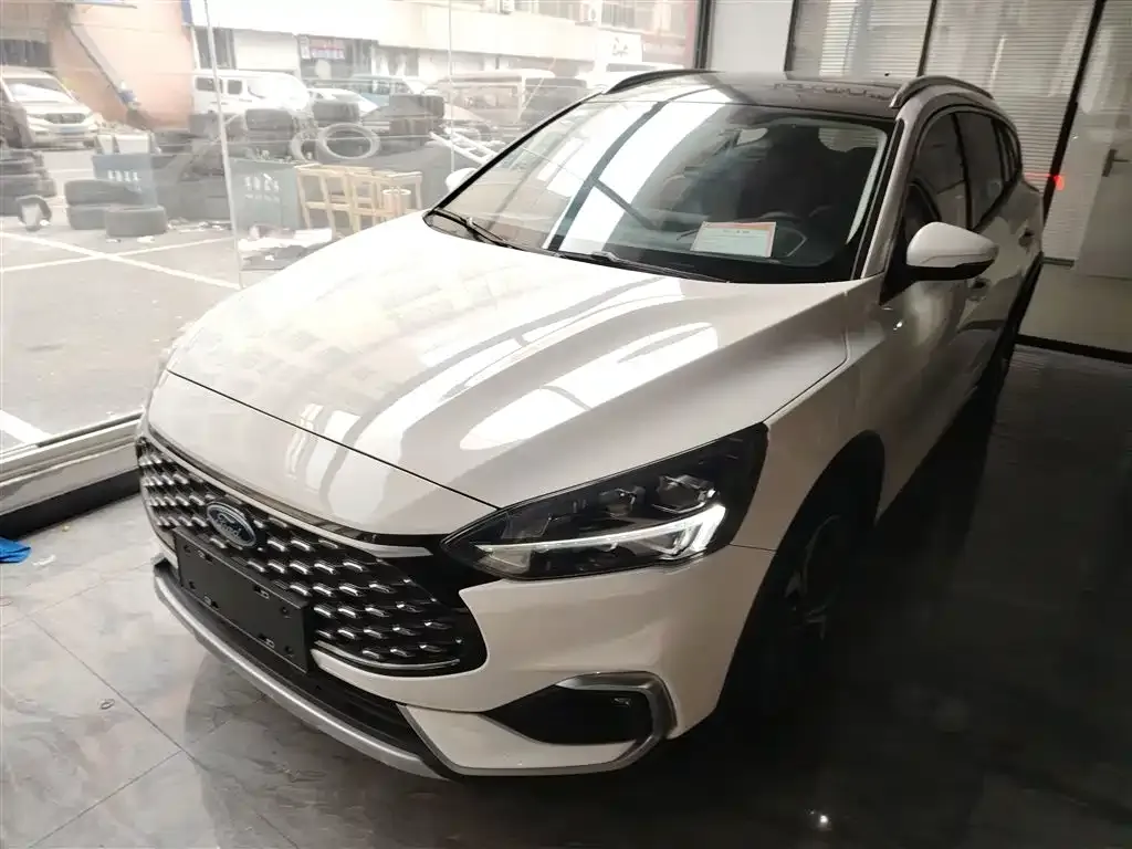 Ford Focus 2022 из CN, фото 10