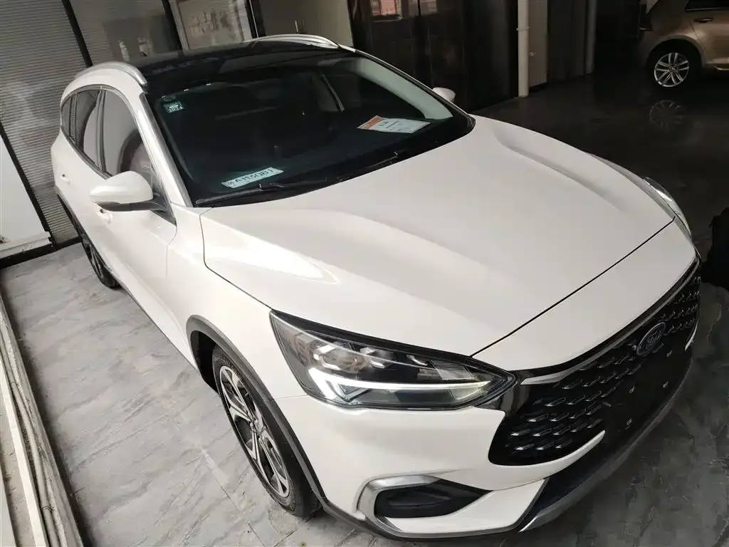 Ford Focus 2022 из CN, фото 6