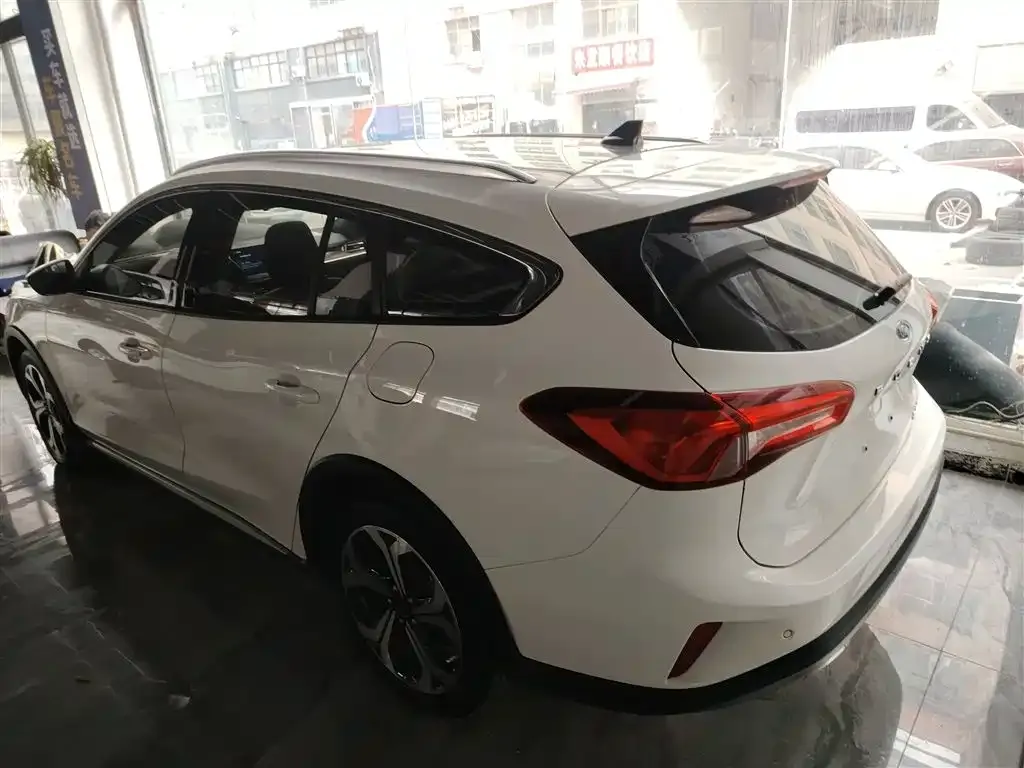Ford Focus 2022 из CN, фото 5