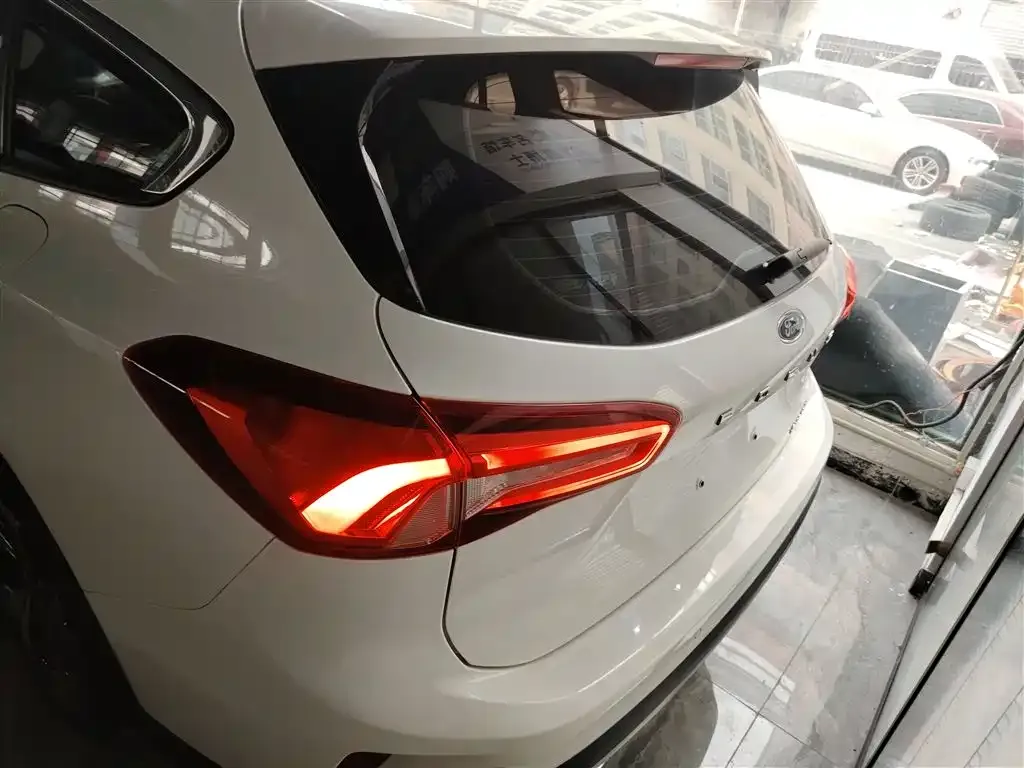 Ford Focus 2022 из CN, фото 9