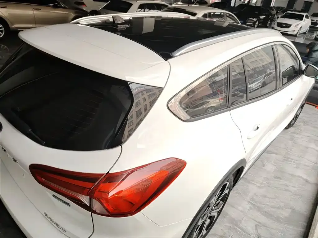 Ford Focus 2022 из CN, фото 4