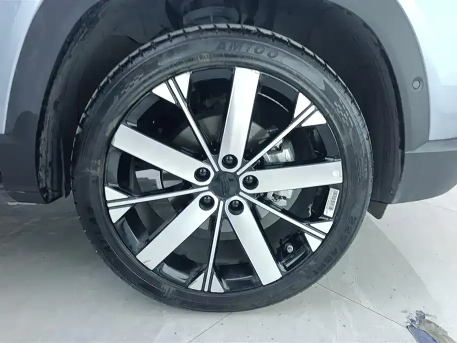 Geely Icon — фото 8