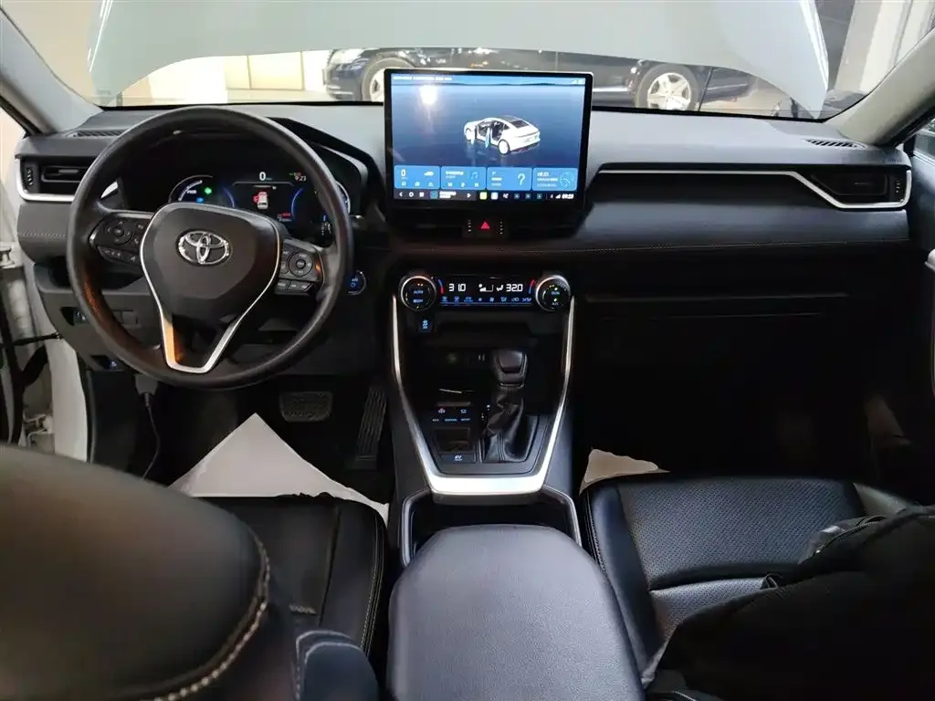 Toyota RAV4 — фото 4