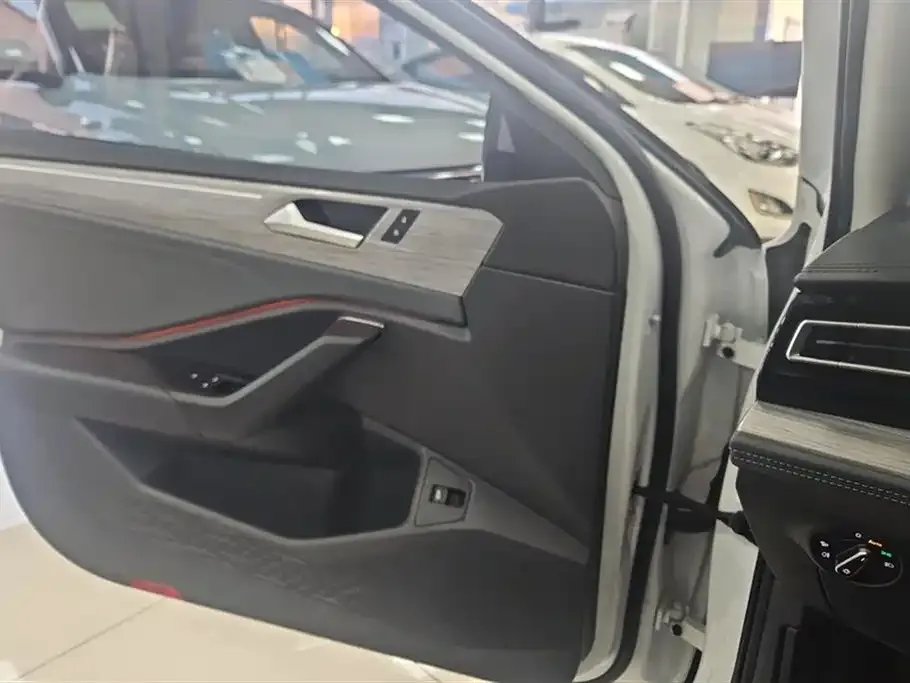 Volkswagen Sagitar 2024 из CN, фото 4