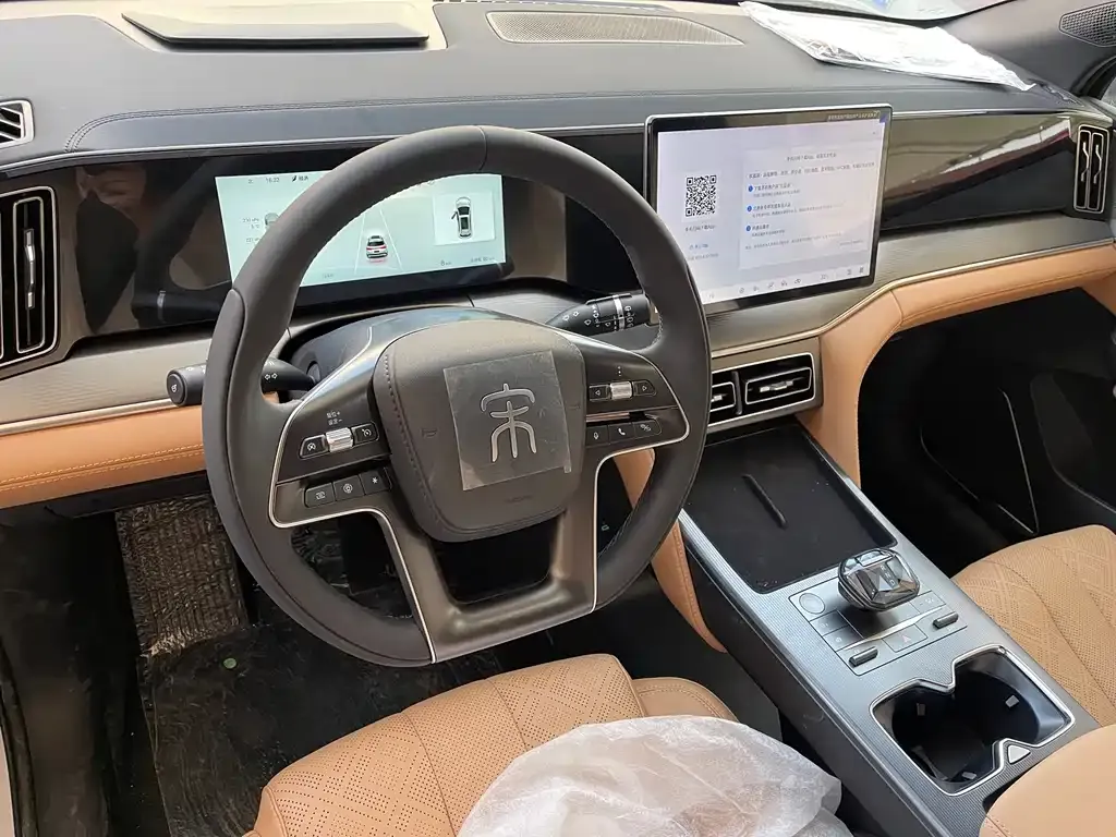BYD L DM-i — фото 10