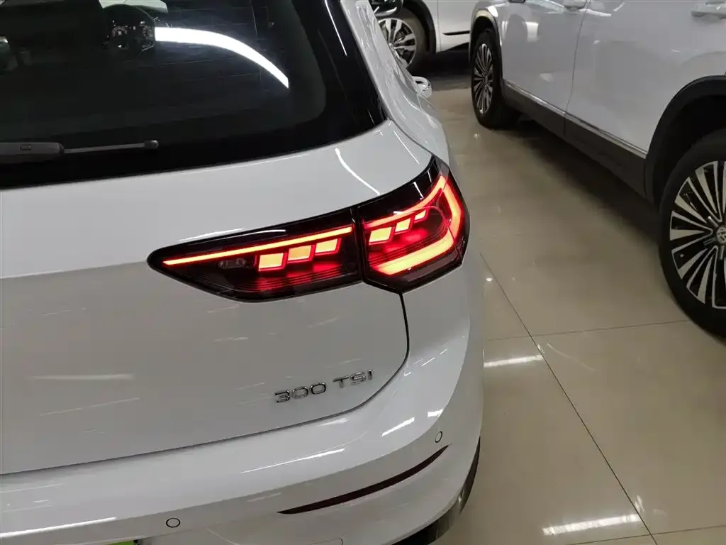 Volkswagen Golf 2025 из CN, фото 4