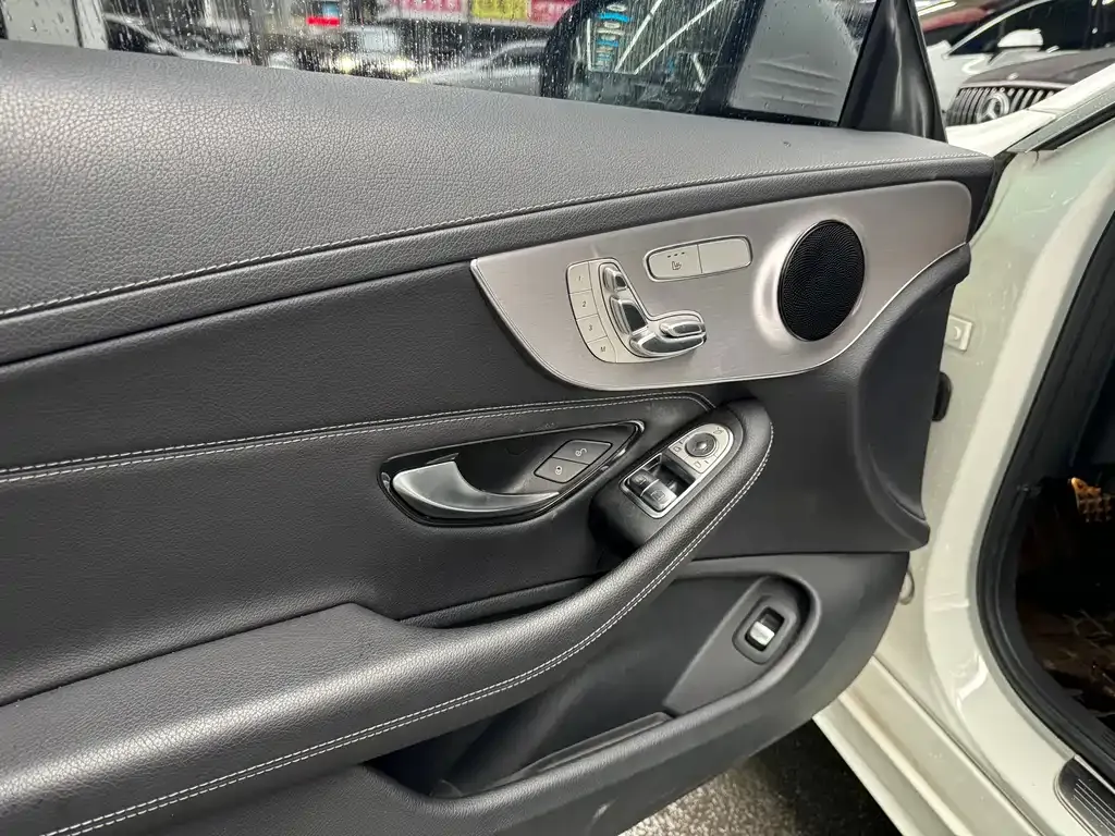 Mercedes-Benz C-Class (Import) — фото 5