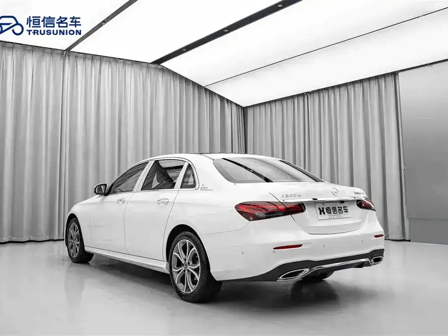 Mercedes-Benz E-Class — фото 10