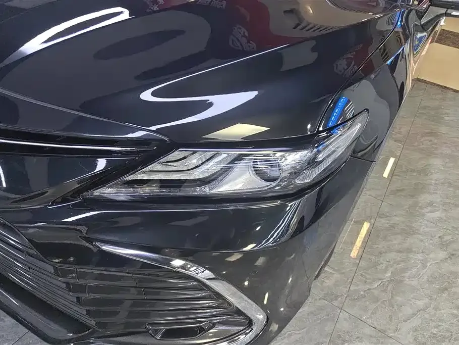 Toyota Camry — фото 6
