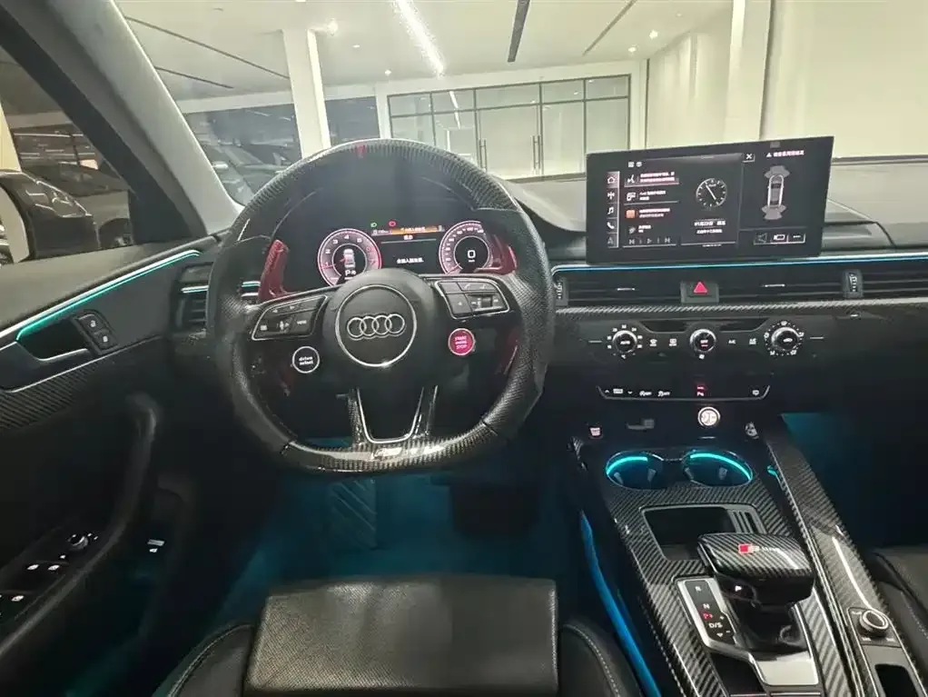 Audi A4L 2022 из CN, фото 4