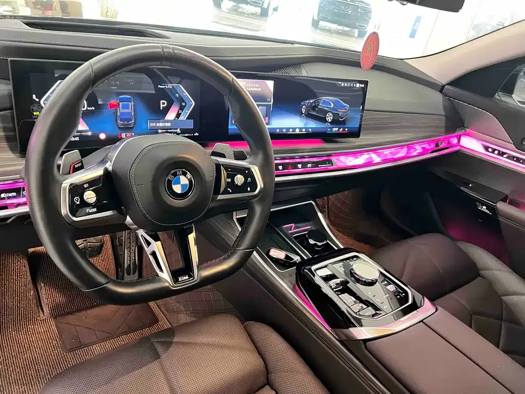 BMW 7 Series — фото 9