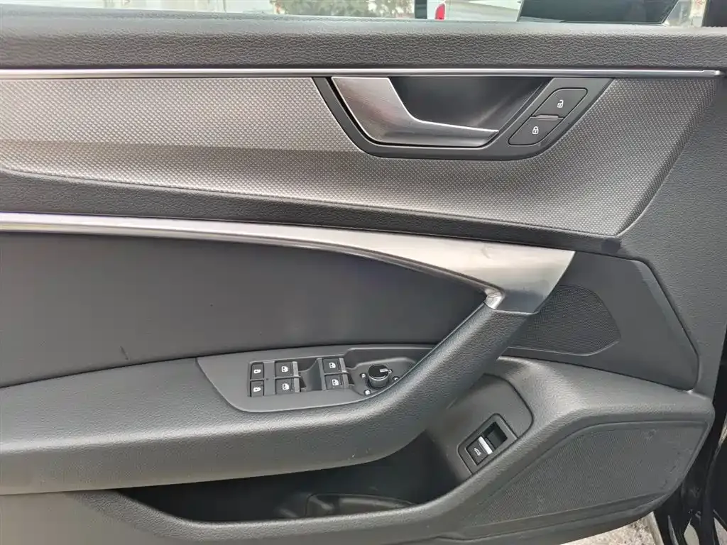 Audi A6L 2022 из CN, фото 6
