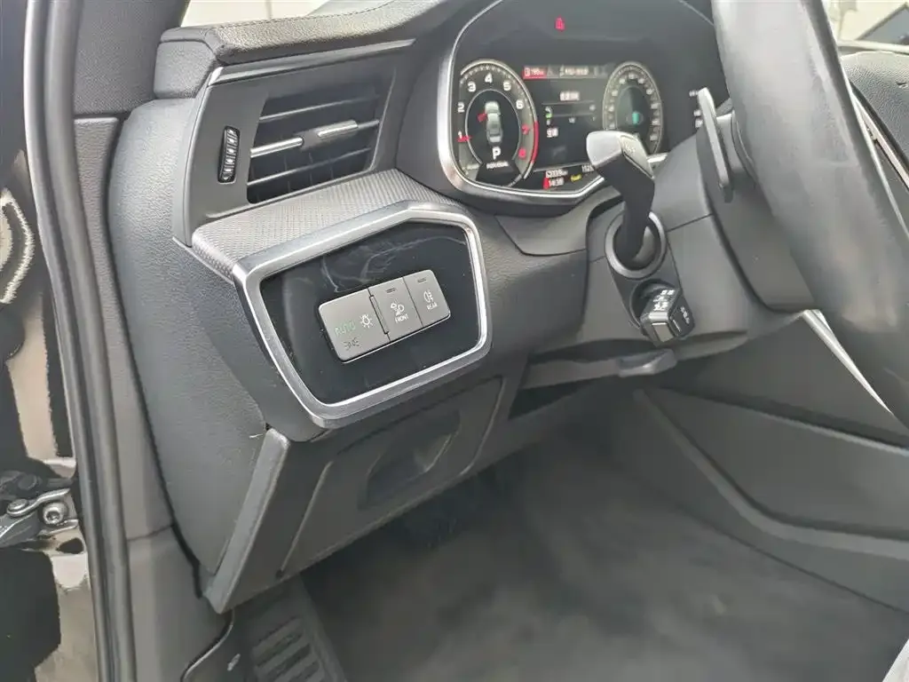 Audi A6L 2022 из CN, фото 2