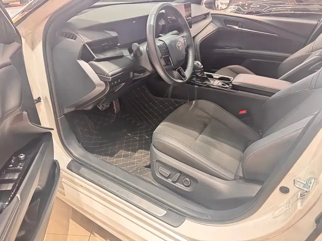 Toyota Camry 2025 из CN, фото 6