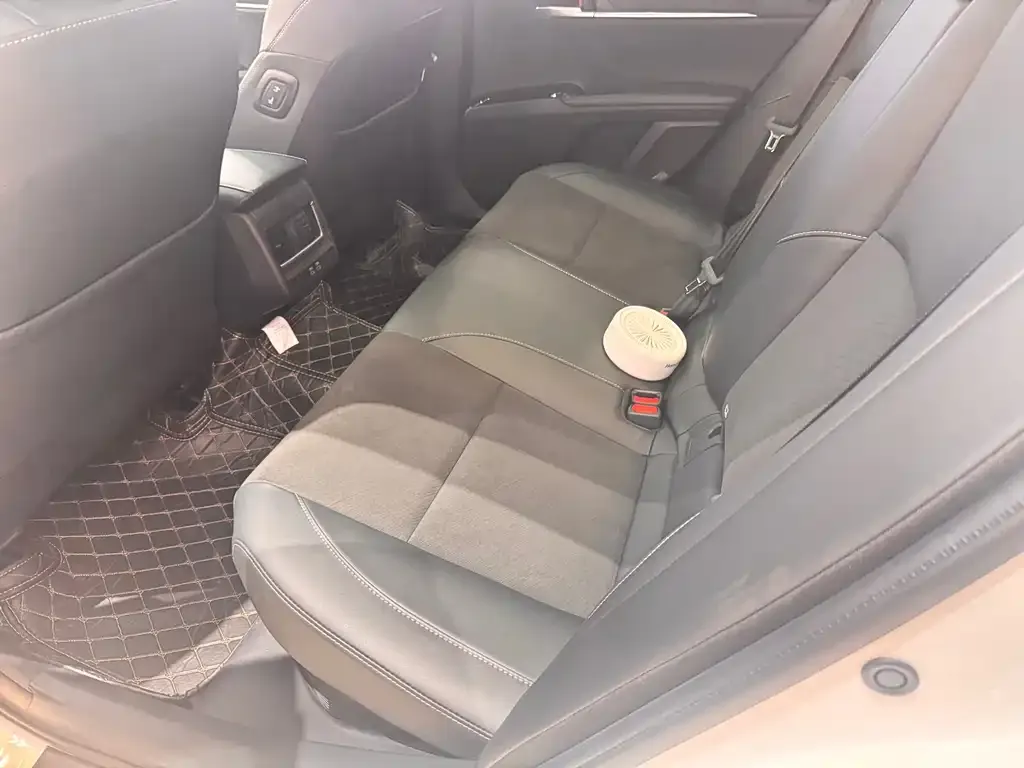 Toyota Camry 2025 из CN, фото 2