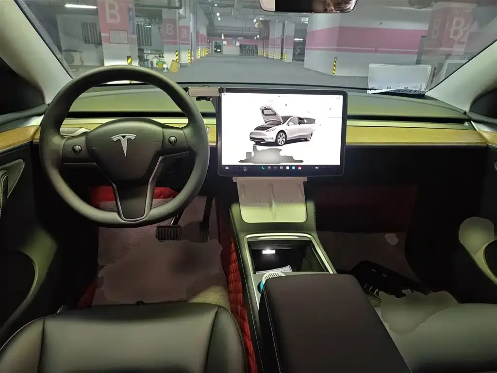 Tesla Model Y — фото 7