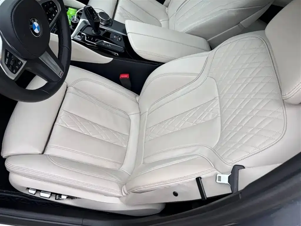 BMW 5 Series (Import) 2023 из CN, фото 2