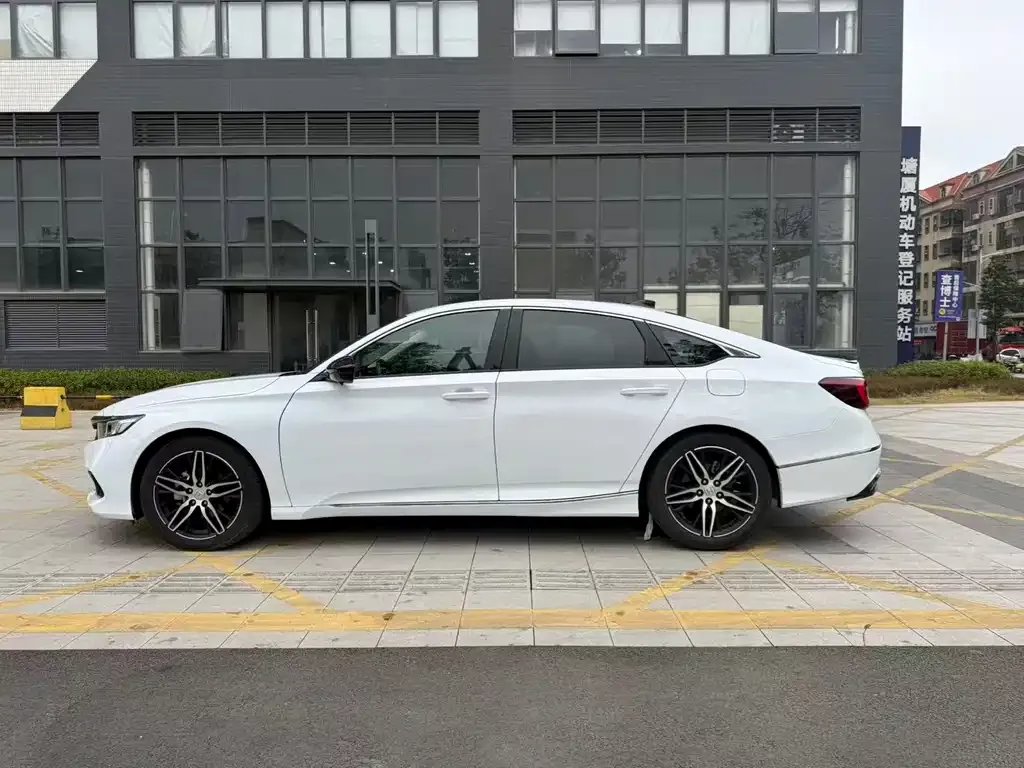 Honda Accord — фото 4