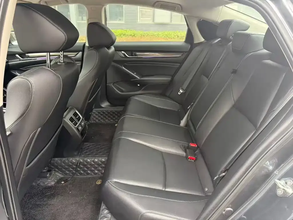 Honda Accord — фото 6