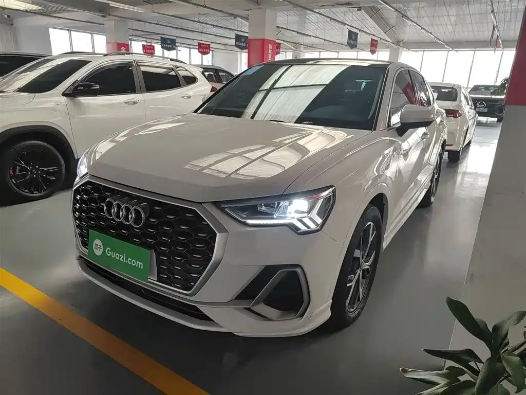 Audi Q3 Sportback — фото 10