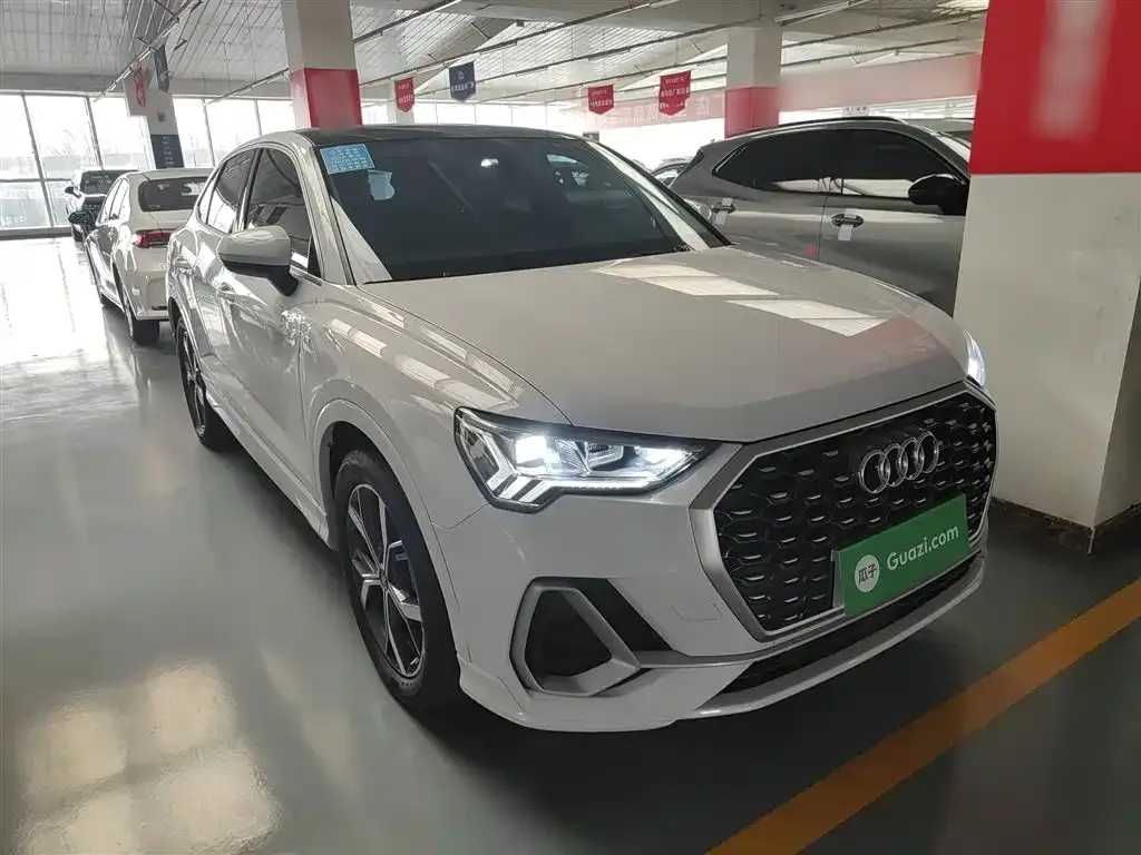 Audi Q3 Sportback — фото 8