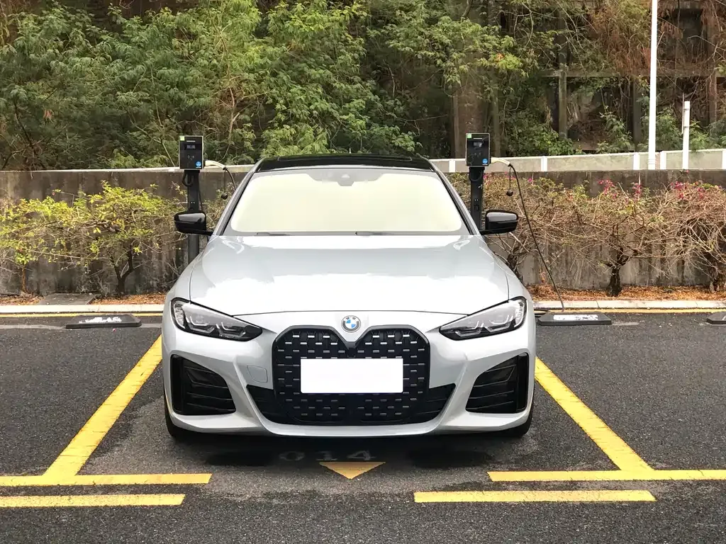 BMW 4 Series 2023 из CN, фото 7
